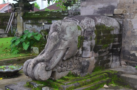 Elephant Batuan temple